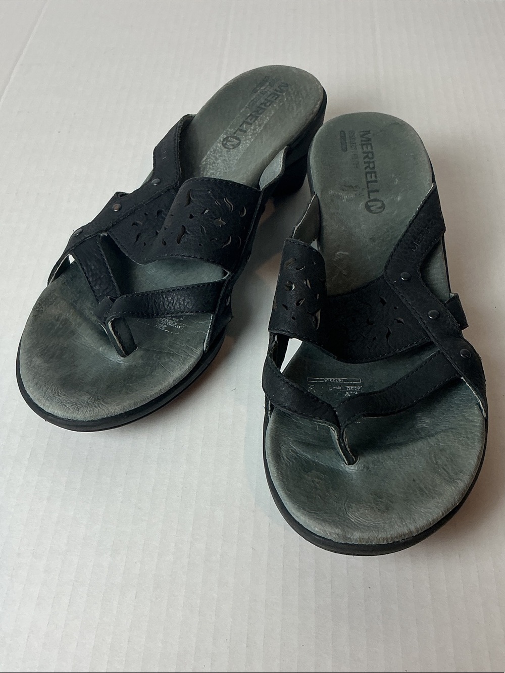 Merrell Black Toe-Post Leather Slide Sandals Sz 9 - Picture 1 of 7